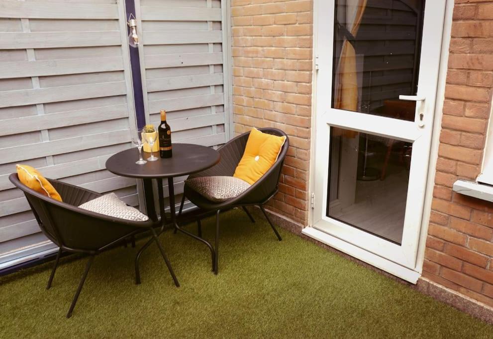 Stylish Studio Flat With Private Patio Leilighet Bournemouth Eksteriør bilde